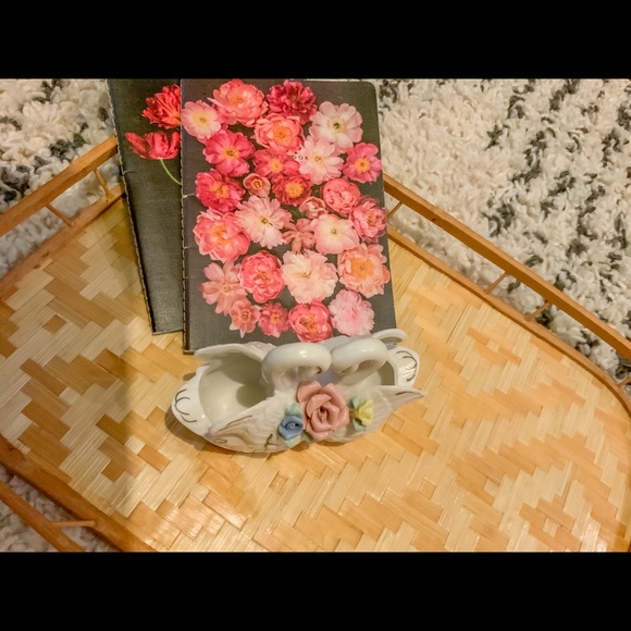 Vintage Kitschy Double Swan Planter with Flowers - Picture 5 of 8